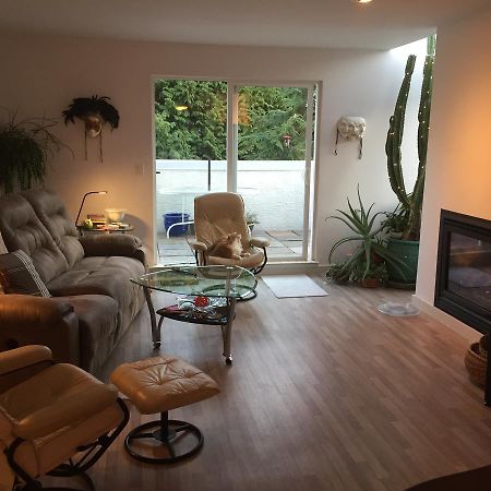 تساواسن A Room At The Camelia Bed And Breakfast المظهر الخارجي الصورة